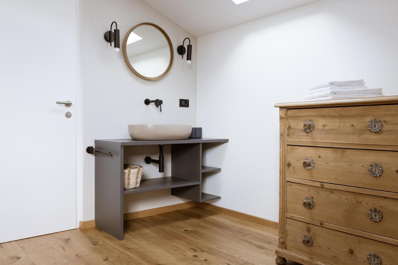 Schoene Wohnung Am Stadtrand Von Meran Valentinhof Bagian luar foto